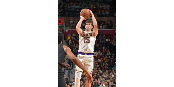 Lakers triumferende, fans ser frem til Reeves' sunde tilbagevenden